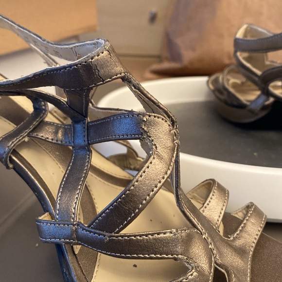 Naturalizer 8.5M pewter heels 4” - Picture 11 of 14